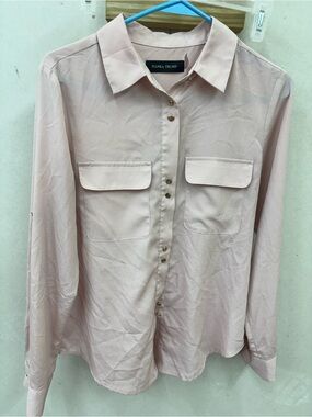 Ivanka Trump light pink long sleeve button up blouse size small